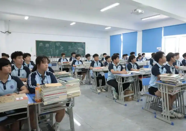 贯穿选用中职三年学习衔接本科阶段培育