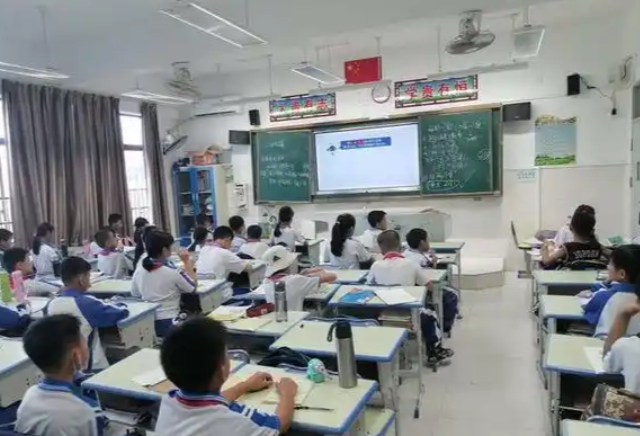 开展数字教育赋能迭代晋级才智校园硬件